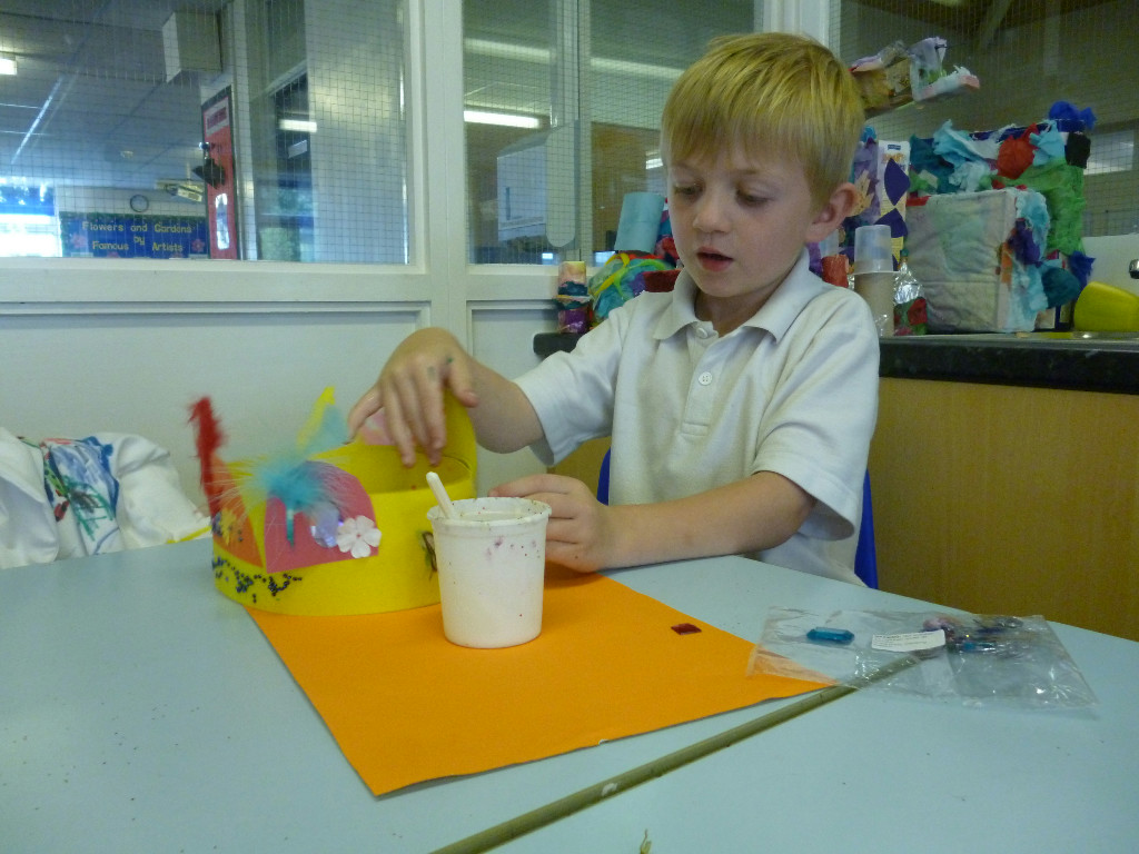 Y1-Ty-making-his-hat-2